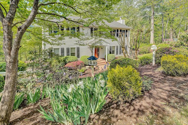 6640 Parkway DR, Roanoke, VA 24018