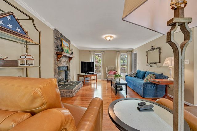 6640 Parkway DR, Roanoke, VA 24018