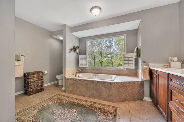 6640 Parkway DR, Roanoke, VA 24018