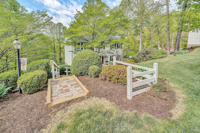 6640 Parkway DR, Roanoke, VA 24018