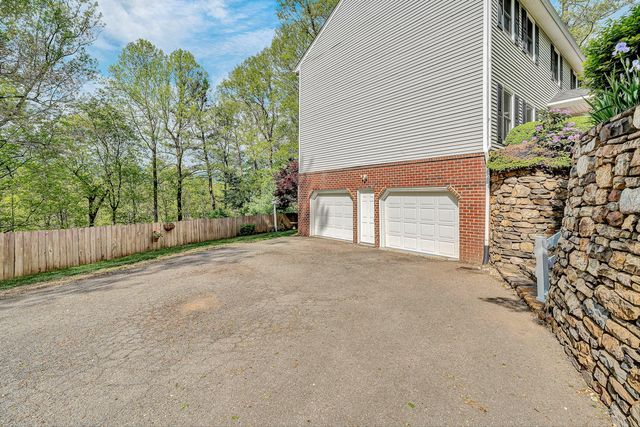 6640 Parkway DR, Roanoke, VA 24018