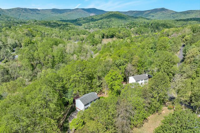 6640 Parkway DR, Roanoke, VA 24018