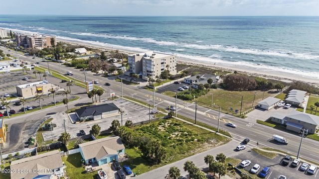 100 Flug Avenue, Indialantic, FL 32903