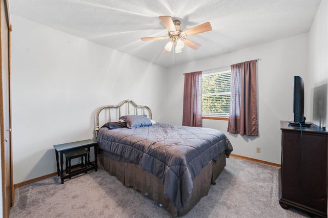826 E Southcrest, Derby, KS 67037