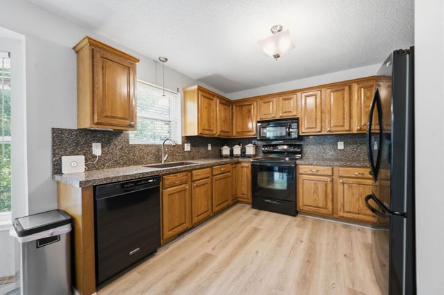 826 E Southcrest, Derby, KS 67037