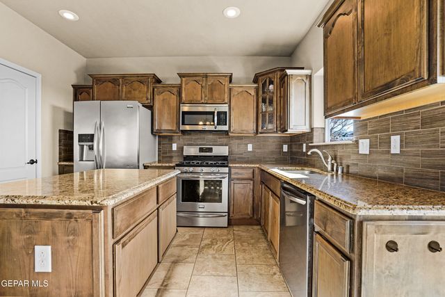 7540 WOLF CREEK Drive, El Paso, TX 79911