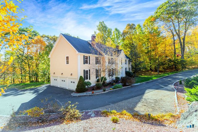 40 Magellan Lane, Easton, CT 06612