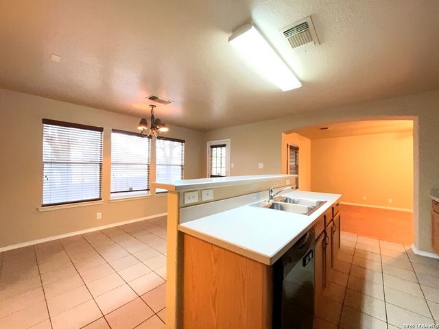5530 Tomas Circle, San Antonio, TX 78240