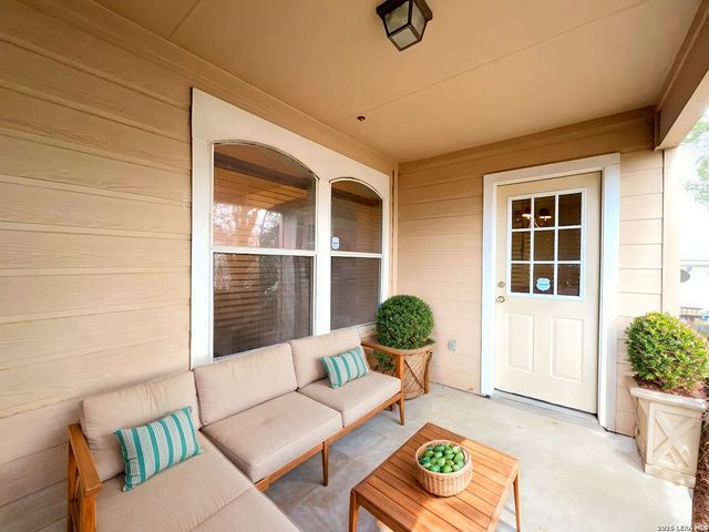 5530 Tomas Circle, San Antonio, TX 78240