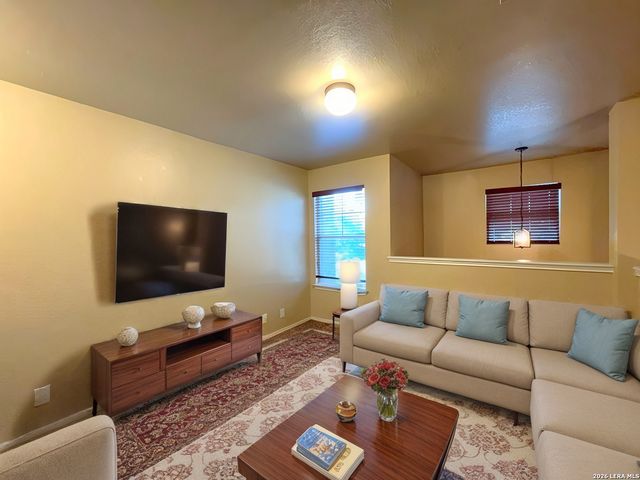 5530 Tomas Circle, San Antonio, TX 78240