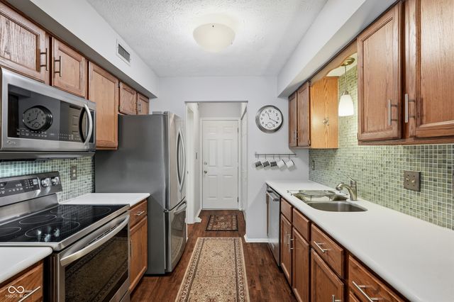 9248 Golden Woods Drive, Indianapolis, IN 46268