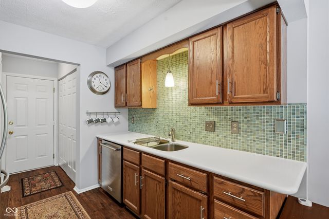 9248 Golden Woods Drive, Indianapolis, IN 46268