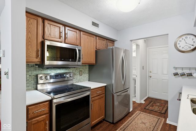 9248 Golden Woods Drive, Indianapolis, IN 46268