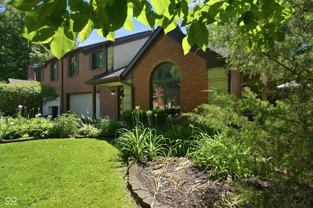 9248 Golden Woods Drive, Indianapolis, IN 46268