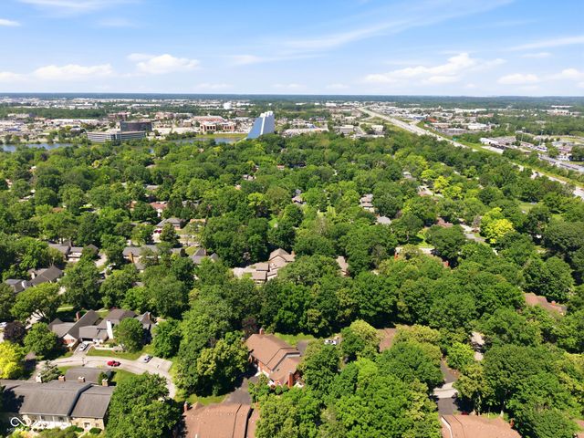 9248 Golden Woods Drive, Indianapolis, IN 46268