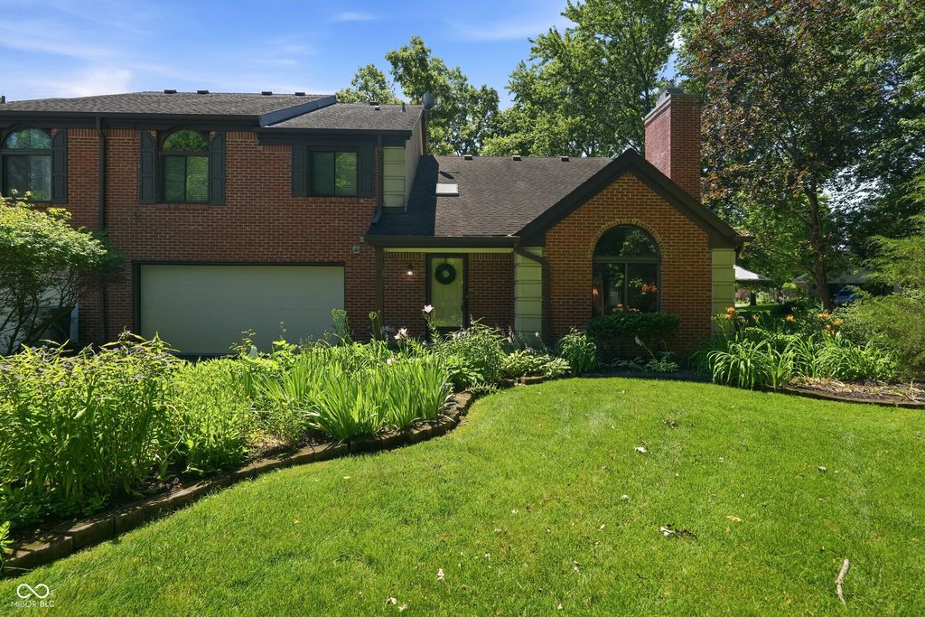 9248 Golden Woods Drive, Indianapolis, IN 46268