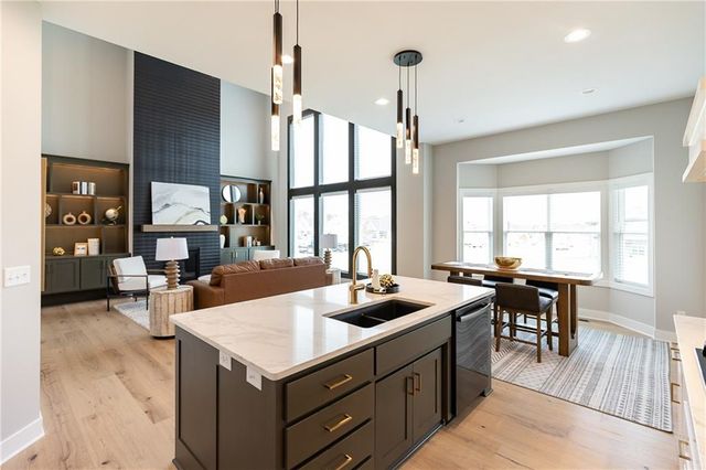 18601 Mohawk Lane, Overland Park, KS 66085