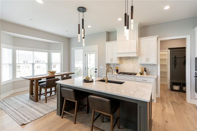 18601 Mohawk Lane, Overland Park, KS 66085