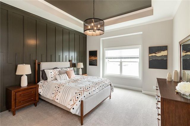 18601 Mohawk Lane, Overland Park, KS 66085