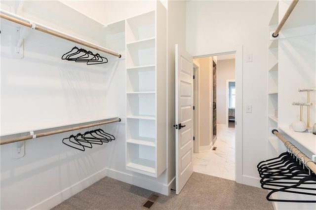 18601 Mohawk Lane, Overland Park, KS 66085