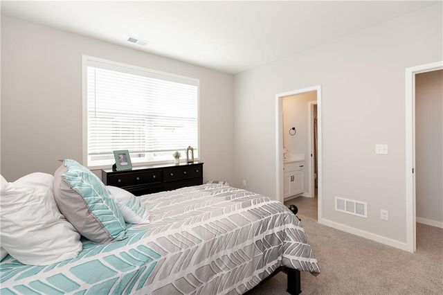 18601 Mohawk Lane, Overland Park, KS 66085