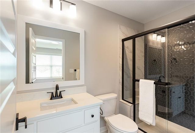 18601 Mohawk Lane, Overland Park, KS 66085