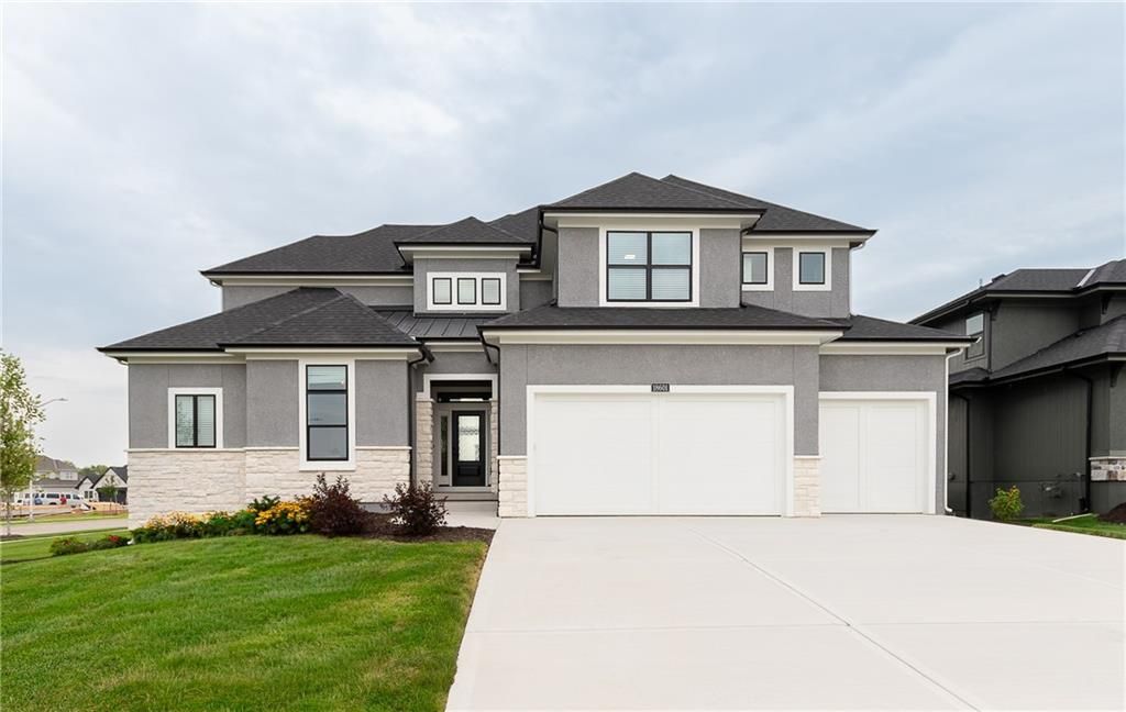 18601 Mohawk Lane, Overland Park, KS 66085