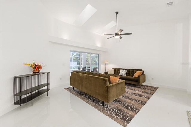 10043 SW 202ND CIRCLE, Dunnellon, FL 34431