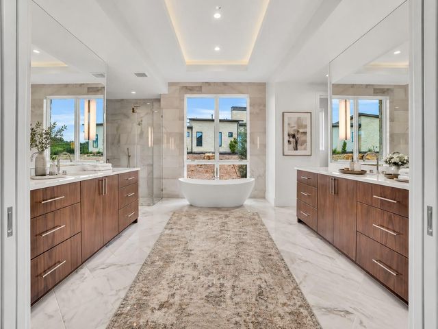 1043 Overlook PKWY, Horseshoe Bay, TX 78657