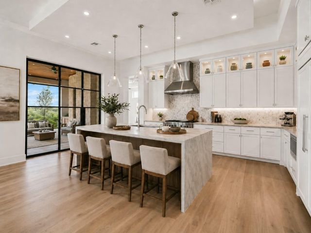 1043 Overlook PKWY, Horseshoe Bay, TX 78657