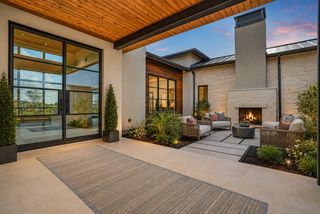 1043 Overlook PKWY, Horseshoe Bay, TX 78657