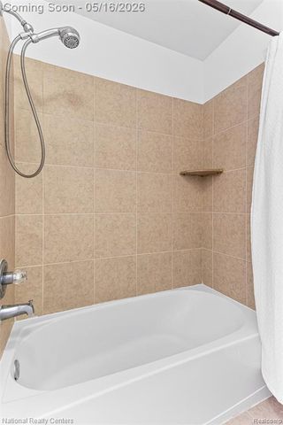 2077 Applebrook Drive, Commerce Twp, MI 48382