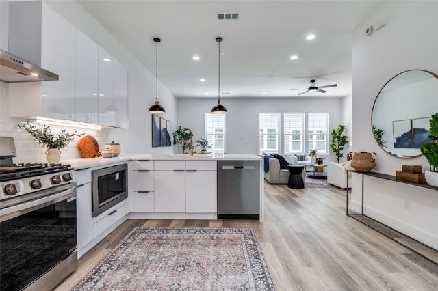 631 N Tyler Street 302, Dallas, TX 75208