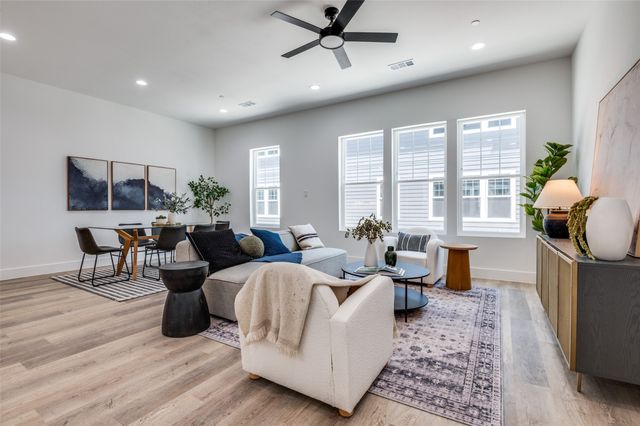 631 N Tyler Street 302, Dallas, TX 75208