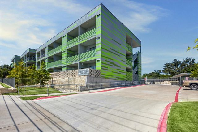4004 Banister LN 115, Austin, TX 78704