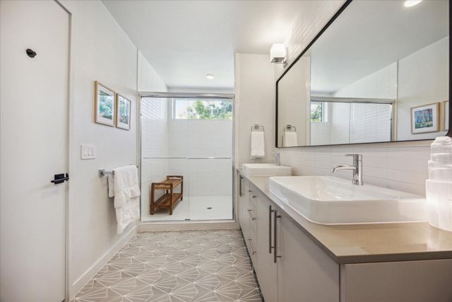 4004 Banister LN 115, Austin, TX 78704