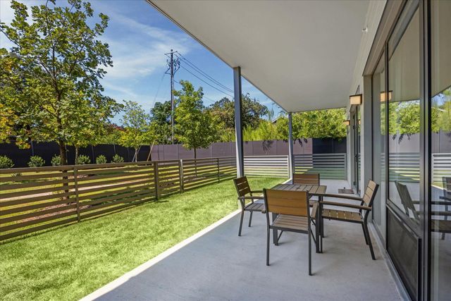4004 Banister LN 115, Austin, TX 78704