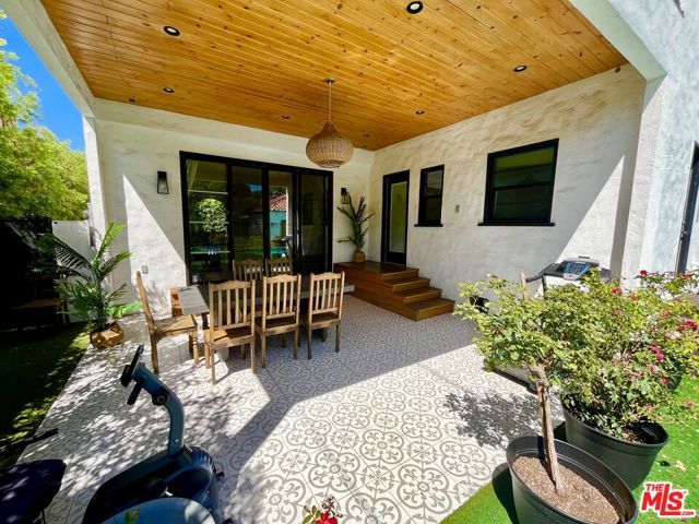 6112 Maryland Drive, Los Angeles, CA 90048