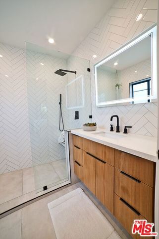 6112 Maryland Drive, Los Angeles, CA 90048