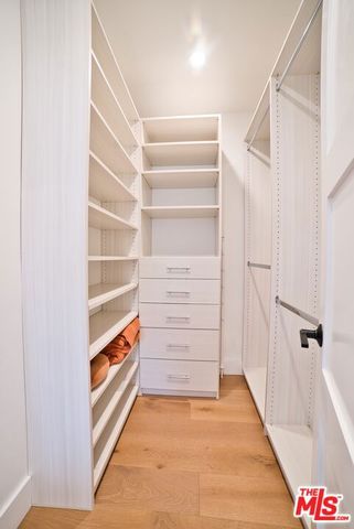 6112 Maryland Drive, Los Angeles, CA 90048