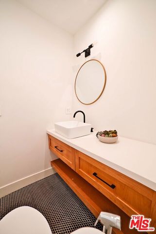 6112 Maryland Drive, Los Angeles, CA 90048