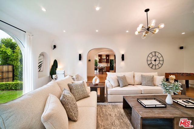 6112 Maryland Drive, Los Angeles, CA 90048