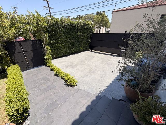 6112 Maryland Drive, Los Angeles, CA 90048