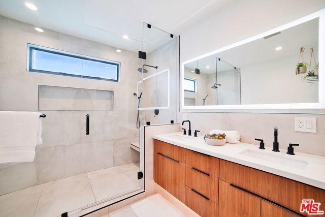 6112 Maryland Drive, Los Angeles, CA 90048