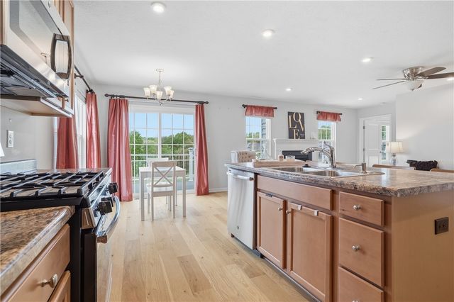 212 Saddle Ridge Dr, North Fayette, PA 15071