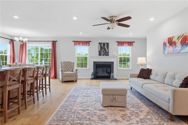 212 Saddle Ridge Dr, North Fayette, PA 15071