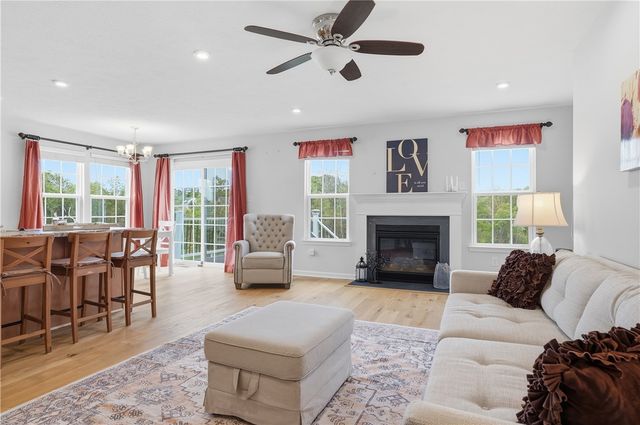212 Saddle Ridge Dr, North Fayette, PA 15071