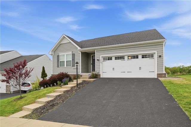 212 Saddle Ridge Dr, North Fayette, PA 15071