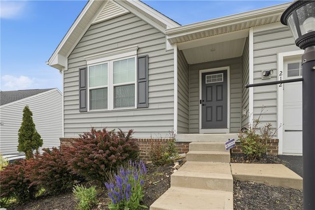 212 Saddle Ridge Dr, North Fayette, PA 15071