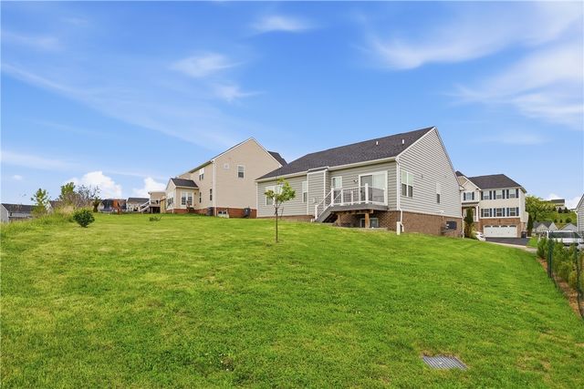 212 Saddle Ridge Dr, North Fayette, PA 15071